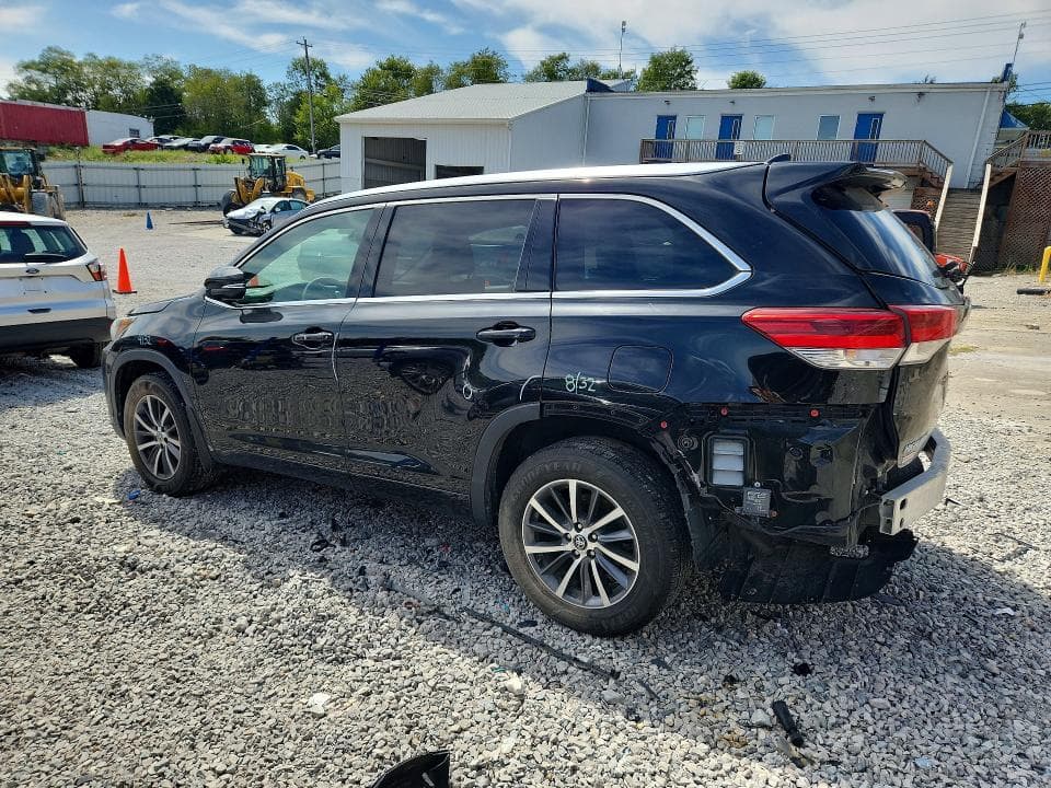 2017 TOYOTA HIGHLANDER XLE 2