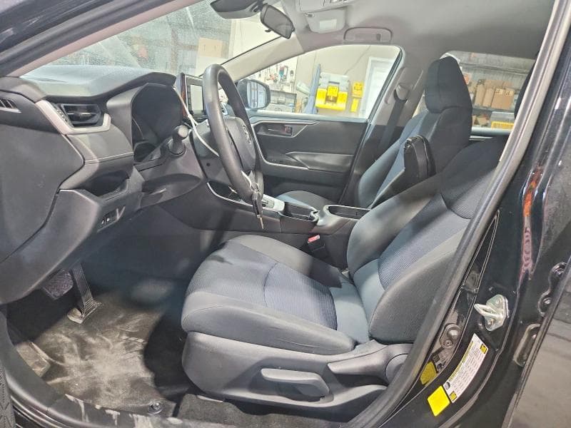 2020 TOYOTA RAV4 LE 7