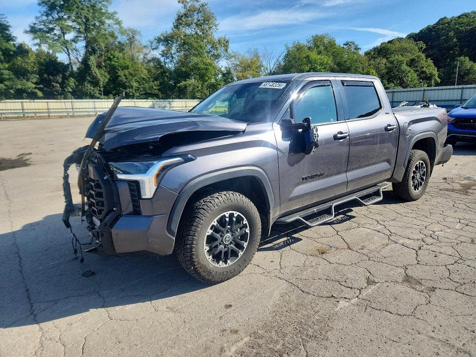 2022 TOYOTA TUNDRA SR5