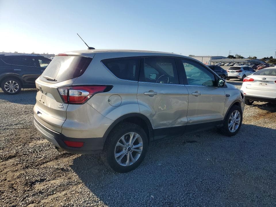 2017 FORD ESCAPE SE 3