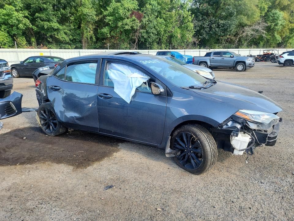 2018 TOYOTA COROLLA XSE 4
