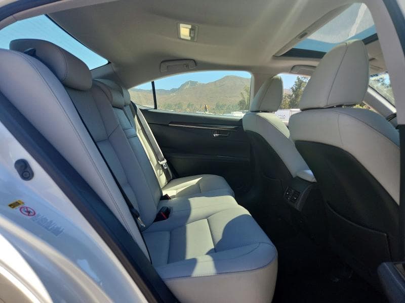 2017 LEXUS ES 300H 10