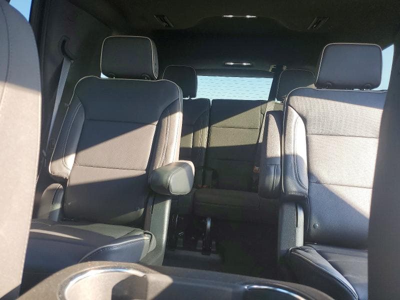 2024 GMC YUKON SLT 10