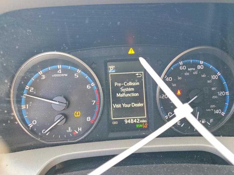 2018 TOYOTA RAV4 XLE 9
