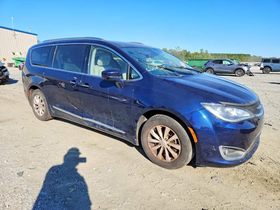 2018 CHRYSLER PACIFICA TOURING L 4