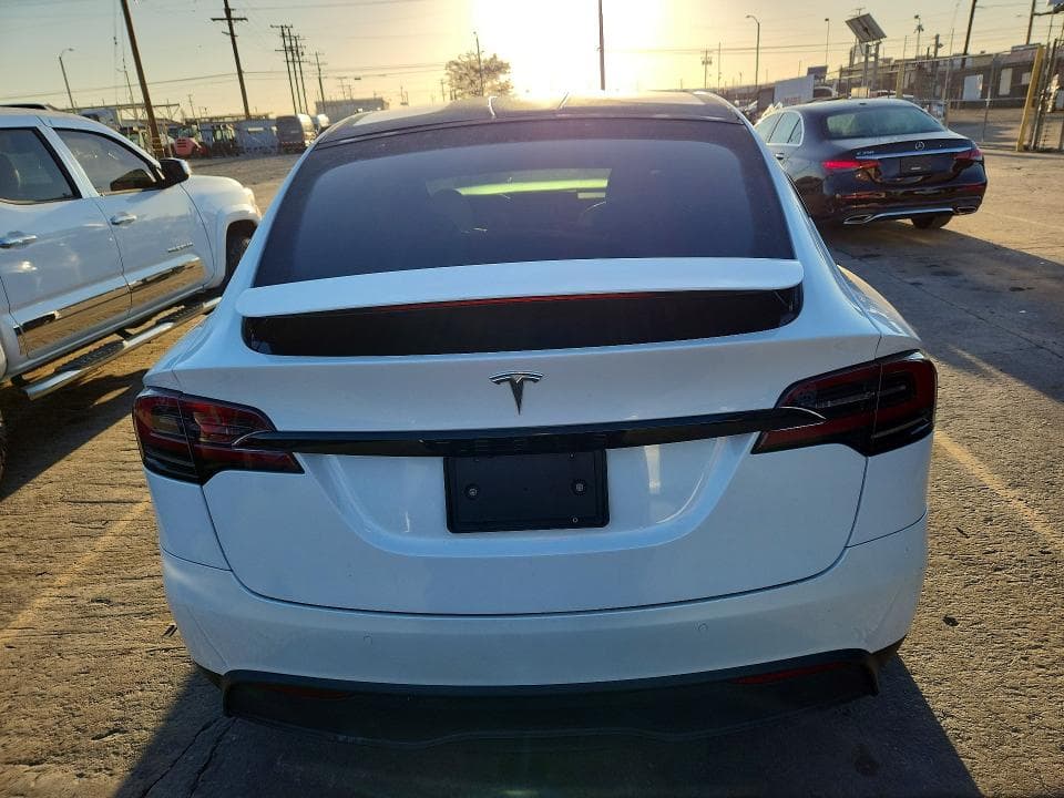 2022 TESLA MODEL X 6