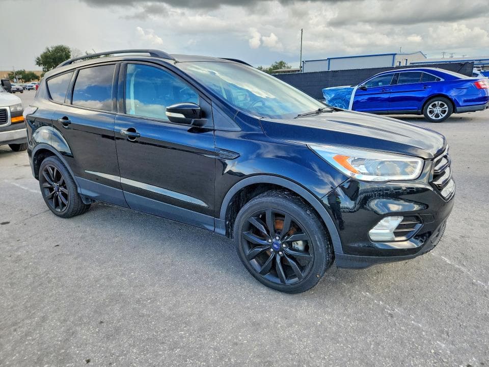 2017 FORD ESCAPE TITANIUM 4