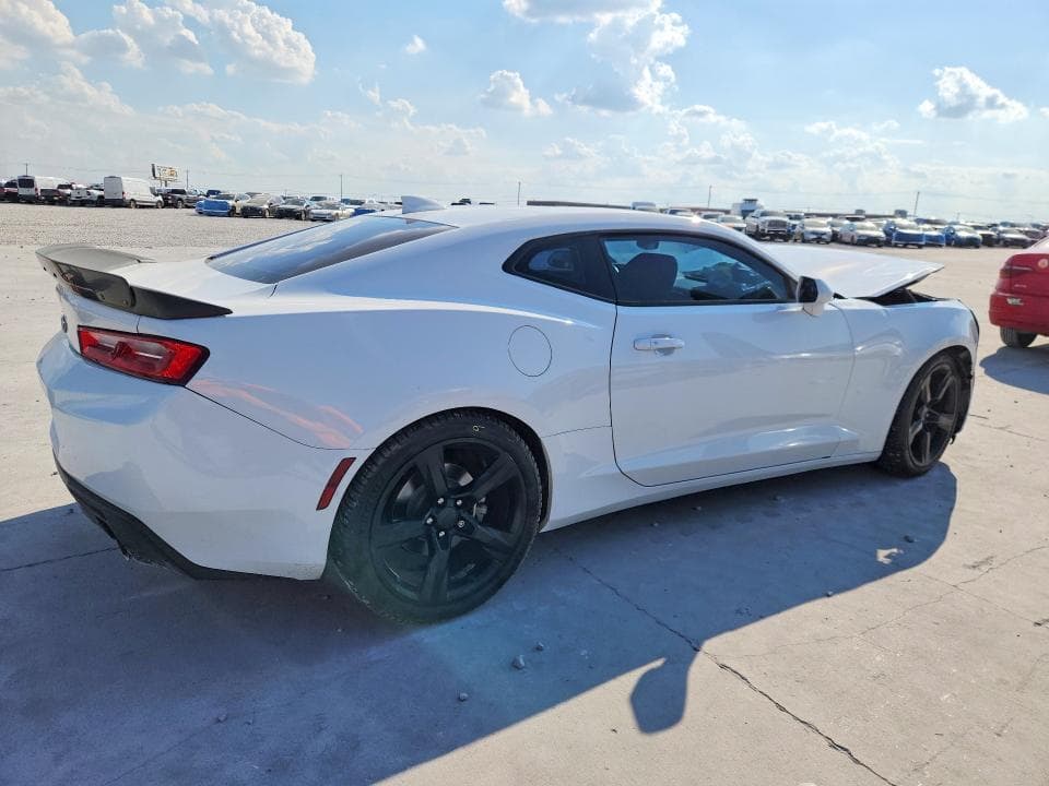2018 CHEVROLET CAMARO LT 3