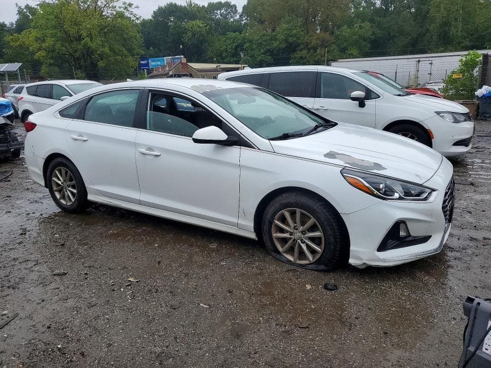2018 HYUNDAI SONATA SE 4