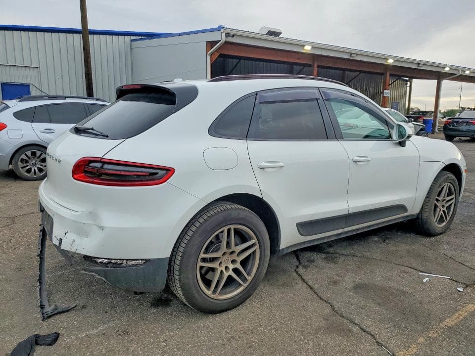 2018 PORSCHE MACAN 3