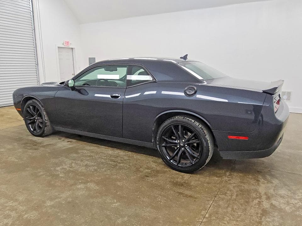 2018 DODGE CHALLENGER SXT 2