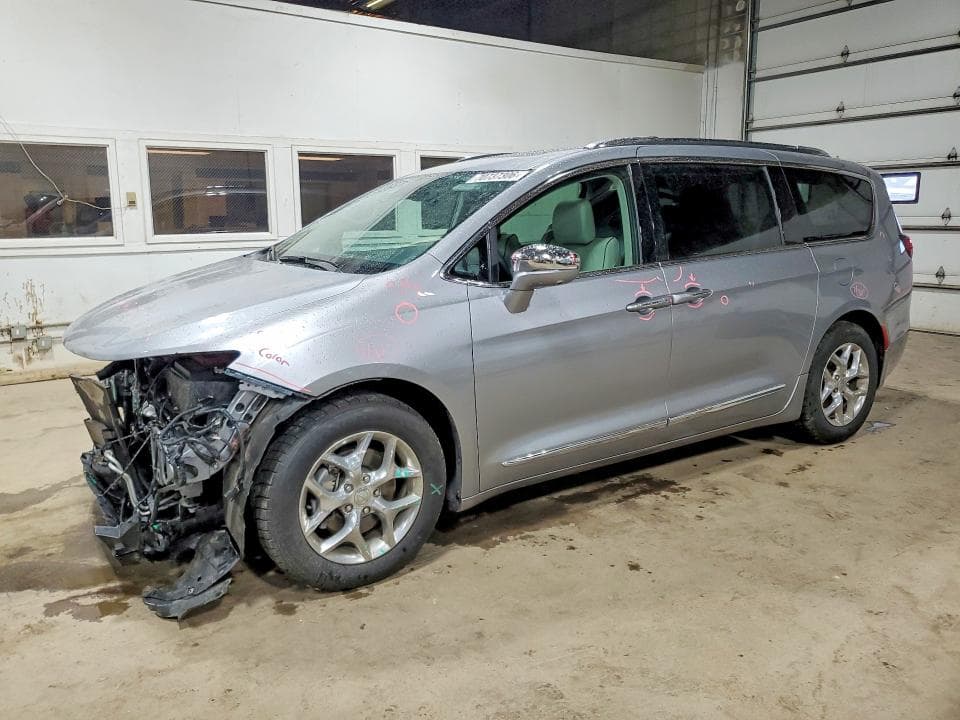 2018 CHRYSLER PACIFICA LIMITED - 1