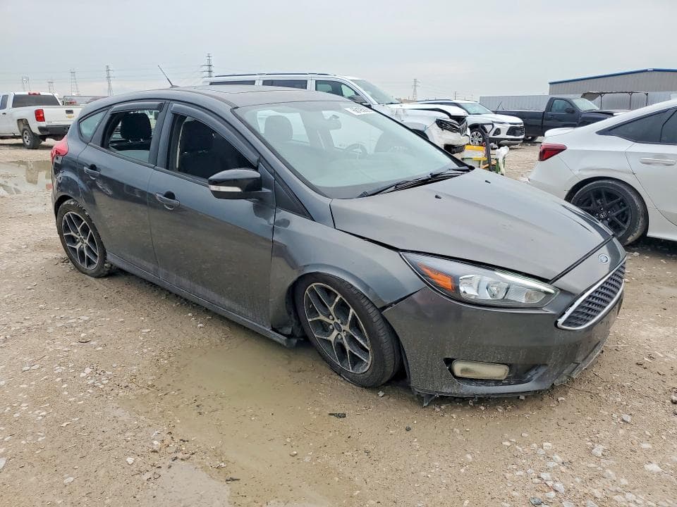 2017 FORD FOCUS SEL 4