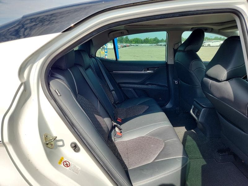 2019 TOYOTA CAMRY XSE 10
