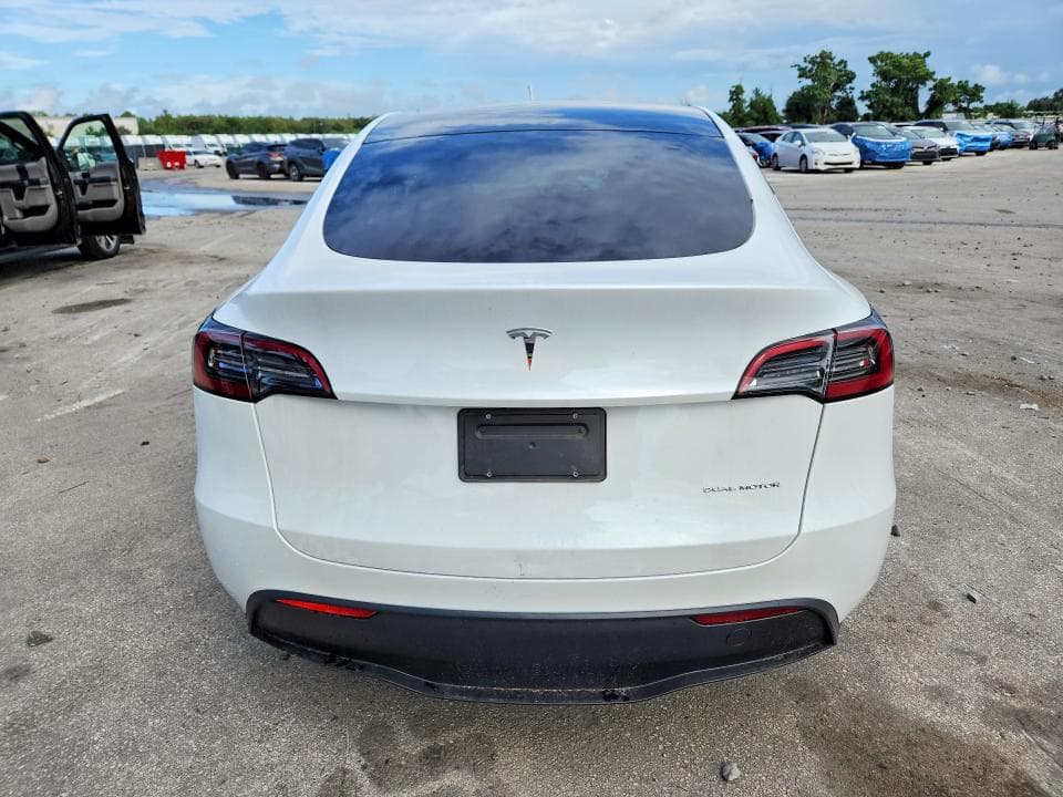 2023 TESLA MODEL Y 6