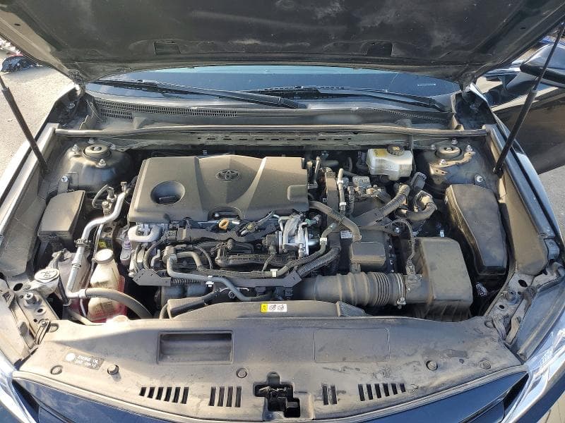 2018 TOYOTA CAMRY LE 11