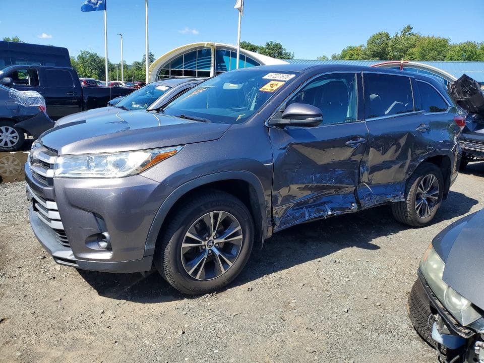2018 TOYOTA HIGHLANDER LE - 1