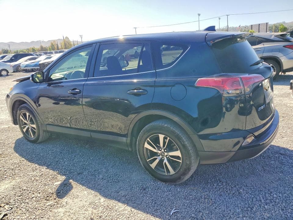 2018 TOYOTA RAV4 XLE 2