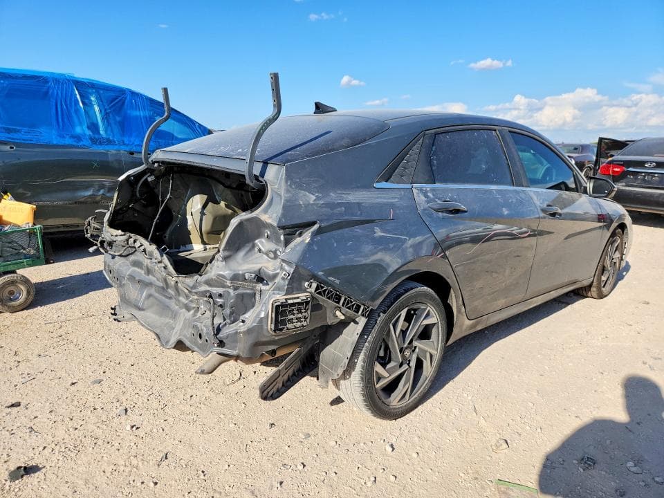 2024 HYUNDAI ELANTRA LIMITED 3