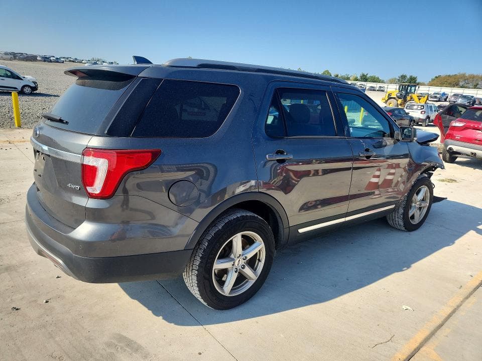 2017 FORD EXPLORER XLT 3
