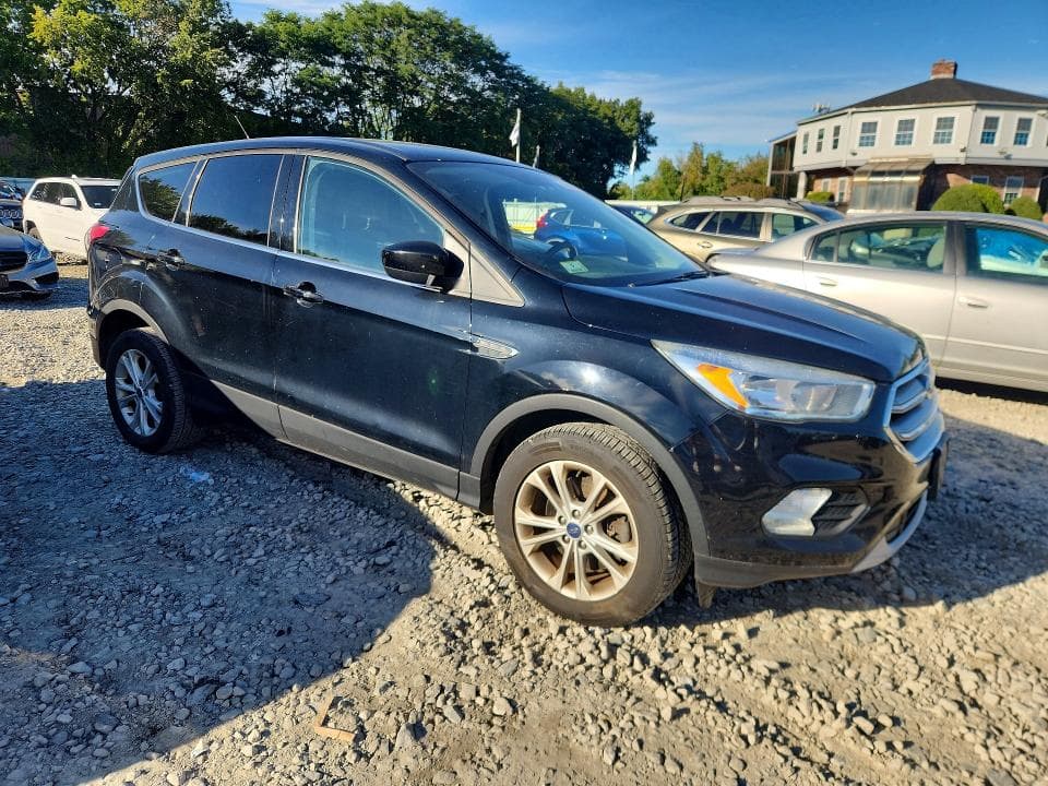 2017 FORD ESCAPE SE 4
