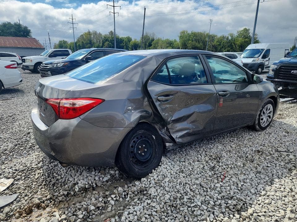 2017 TOYOTA COROLLA LE 3