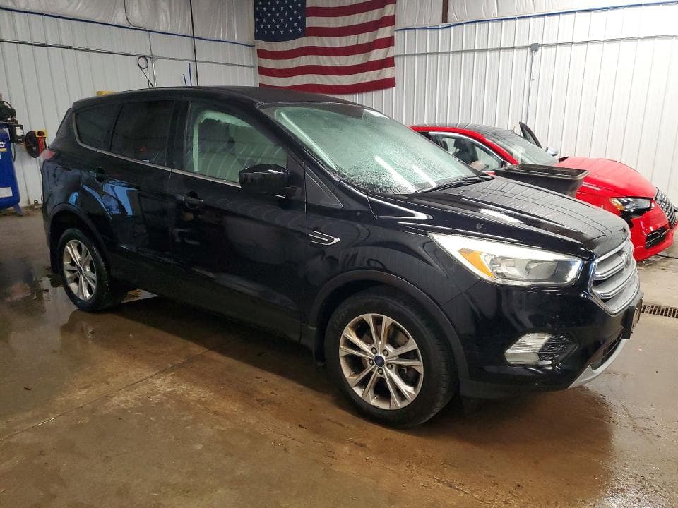 2017 FORD ESCAPE SE 4
