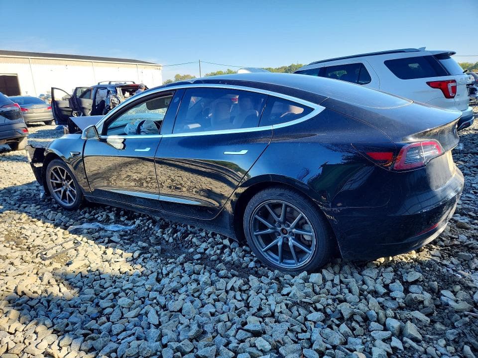 2018 TESLA MODEL 3 2