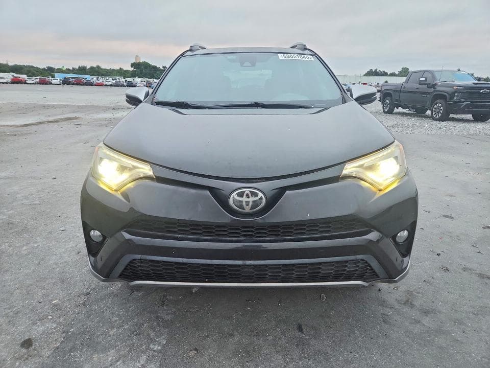 2017 TOYOTA RAV4 SE 5