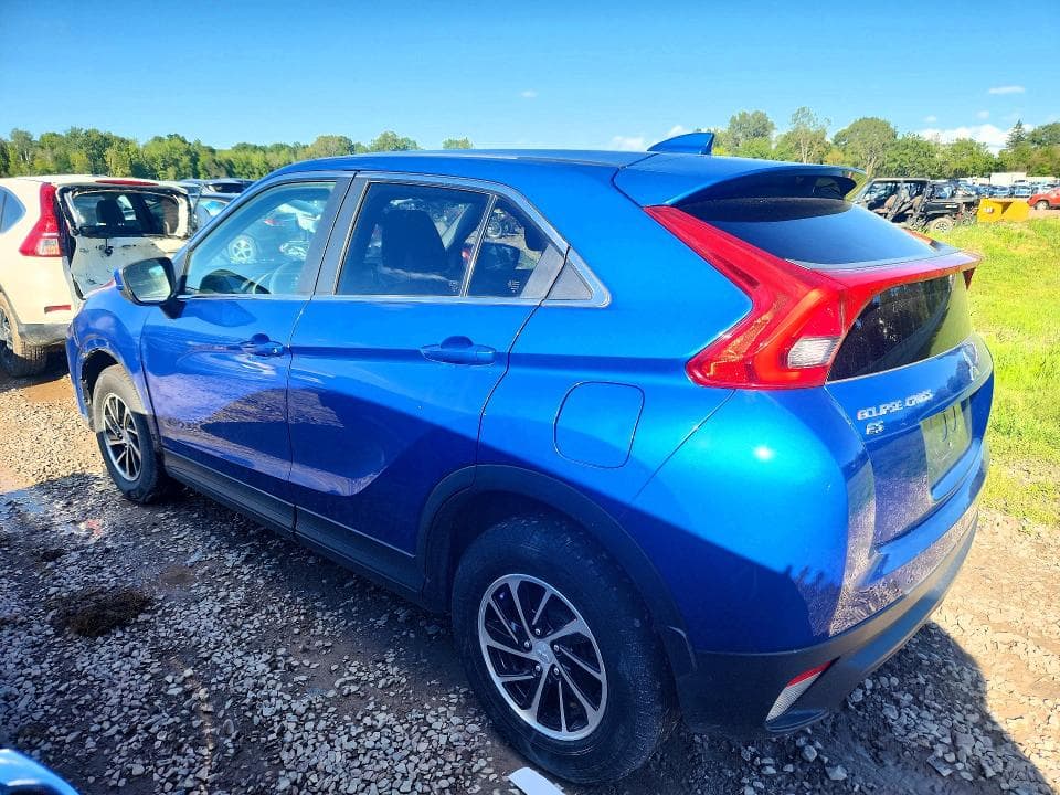 2020 MITSUBISHI ECLIPSE CROSS ES 2