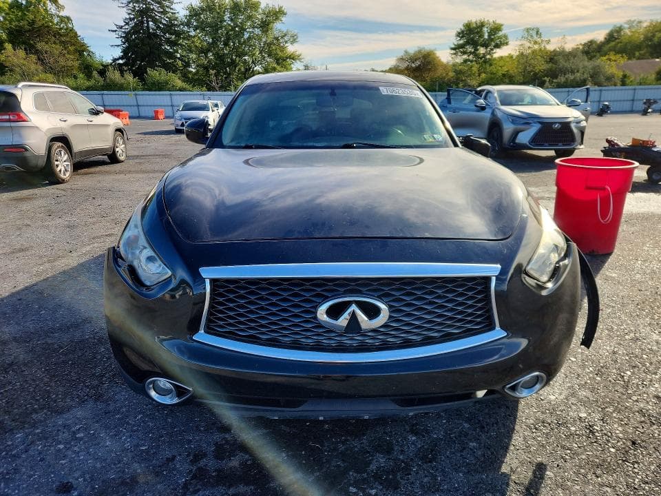 2017 INFINITI QX70 BASE 5