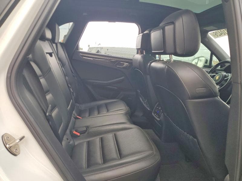 2017 PORSCHE MACAN S 11