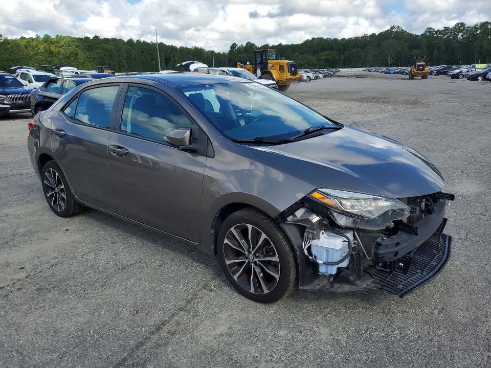 2017 TOYOTA COROLLA SE 4