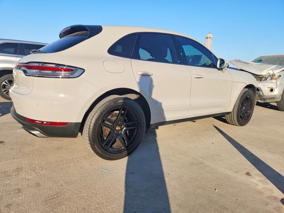2021 PORSCHE MACAN 3