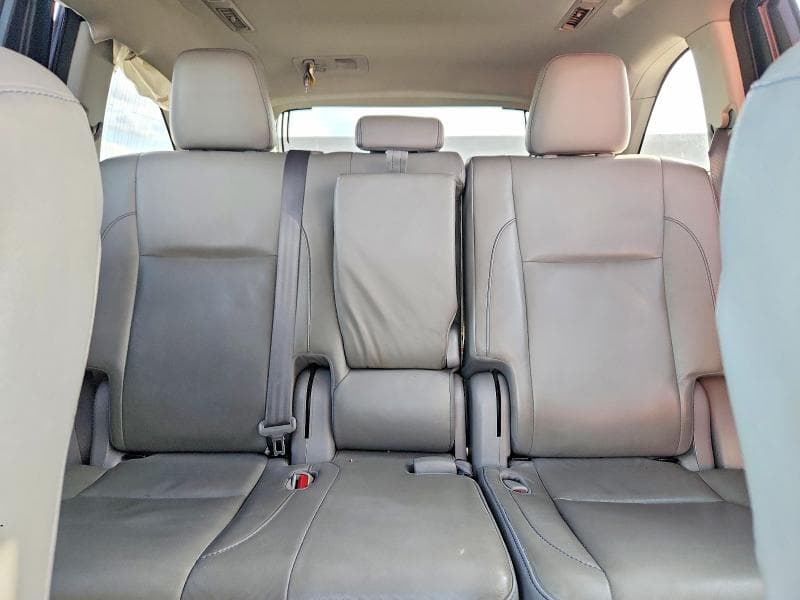 2017 TOYOTA HIGHLANDER XLE 10