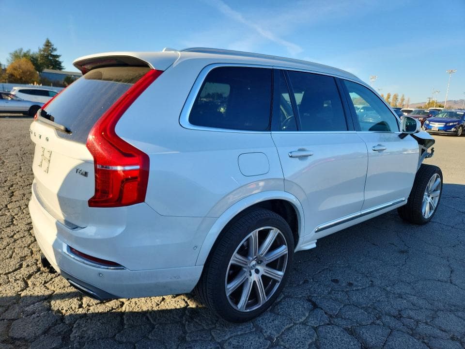 2018 VOLVO XC90 T6 3