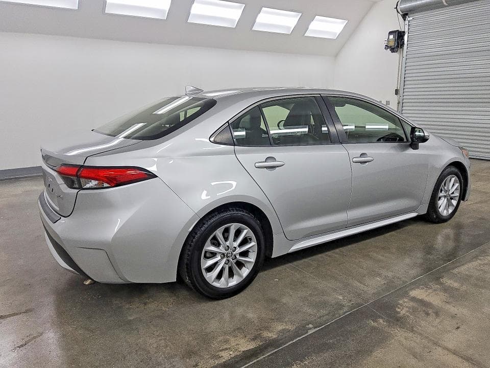 2020 TOYOTA COROLLA XLE 3