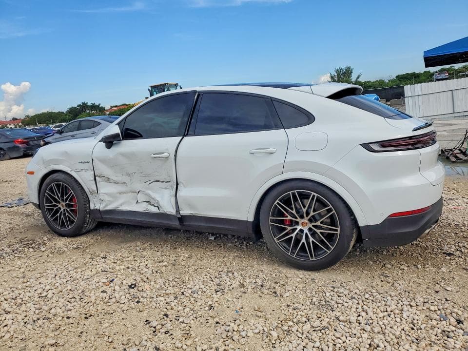 2026 PORSCHE CAYENNE SE HYBRID COUPE 2