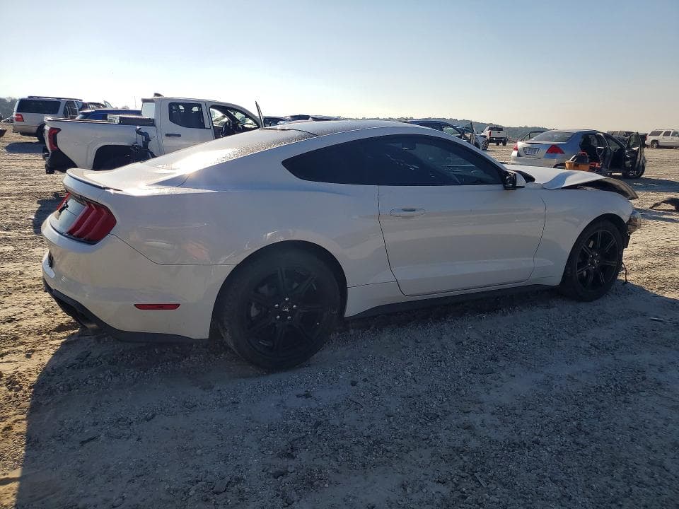 2018 FORD MUSTANG 3