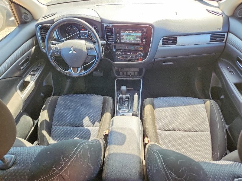 2017 MITSUBISHI OUTLANDER ES 8