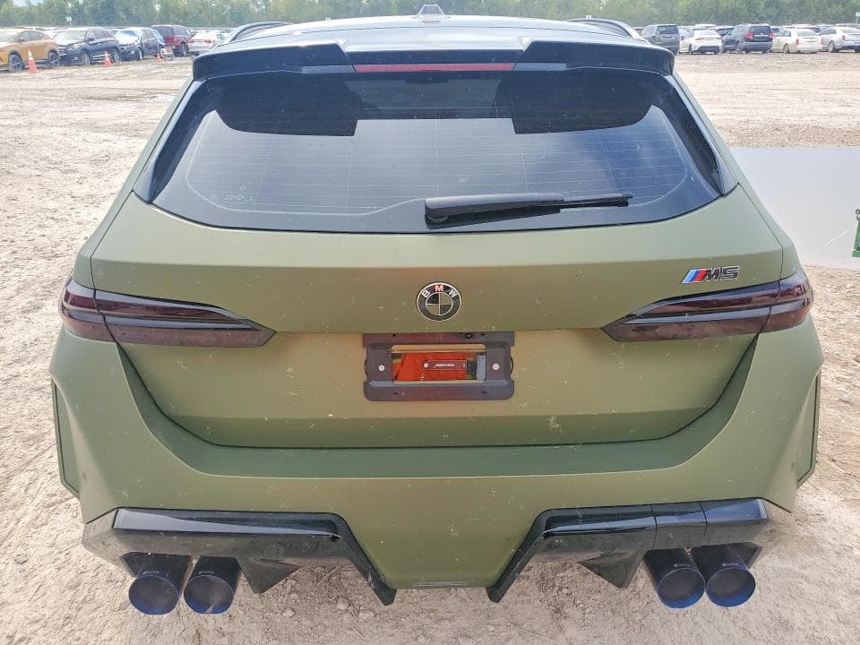2026 BMW M5 TOURING 6