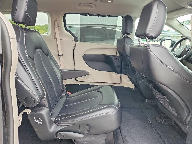 2024 CHRYSLER PACIFICA TOURING L 11