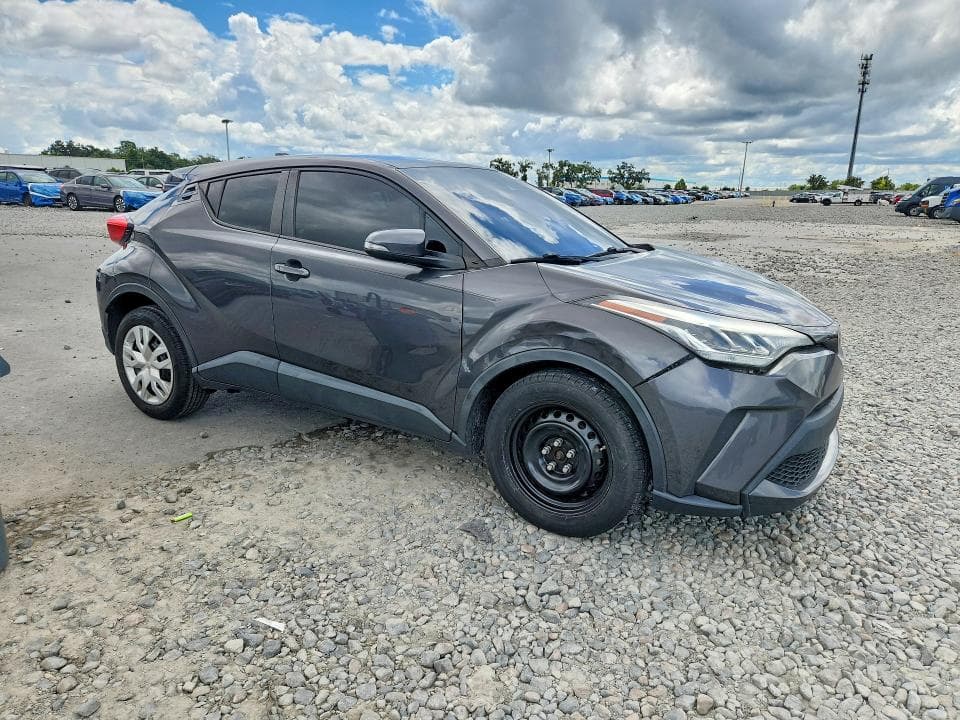 2021 TOYOTA C-HR LE 4