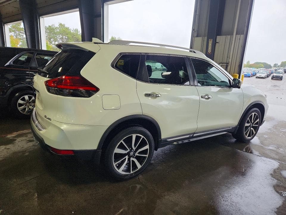 2017 NISSAN ROGUE SL 3