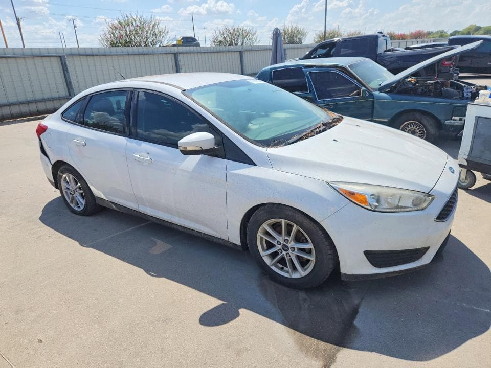 2017 FORD FOCUS SE 4