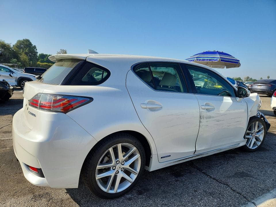 2017 LEXUS CT 200 3