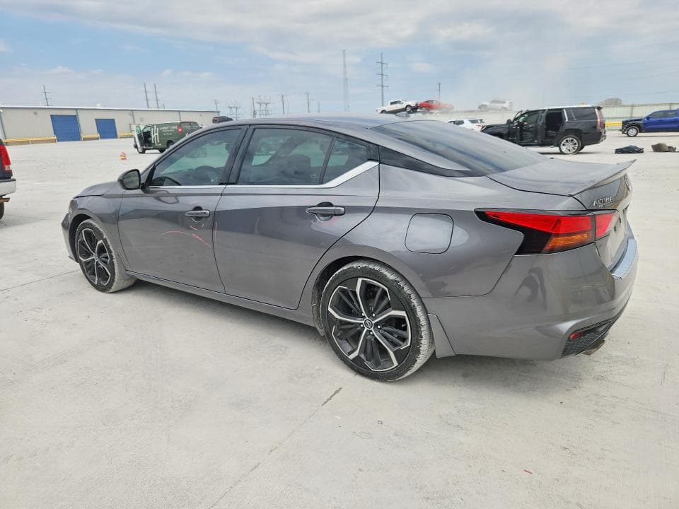 2023 NISSAN ALTIMA SR 2