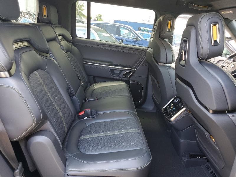 2024 RIVIAN R1S ADVENTURE 11