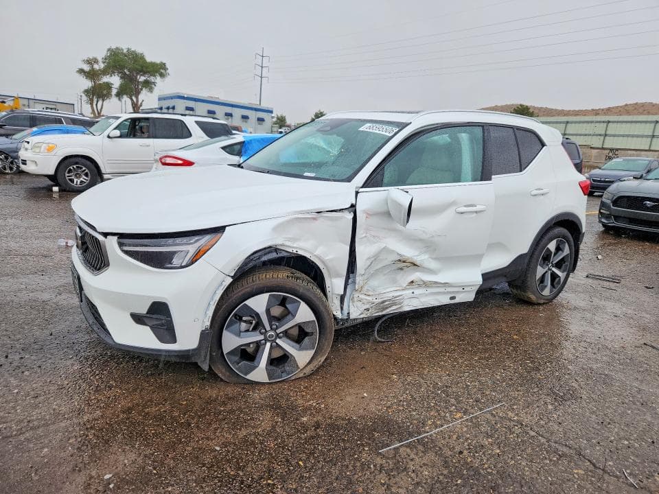 2025 VOLVO XC40 PLUS - 1