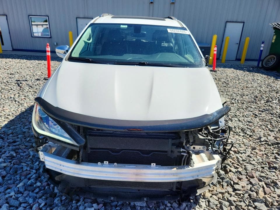 2018 CHRYSLER PACIFICA LIMITED 5